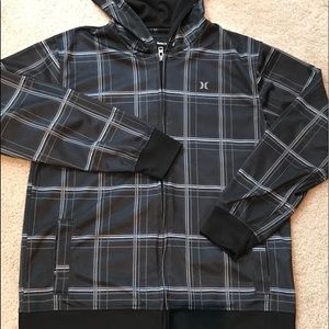 Hurley Hoodie Men’s lite weight runs small